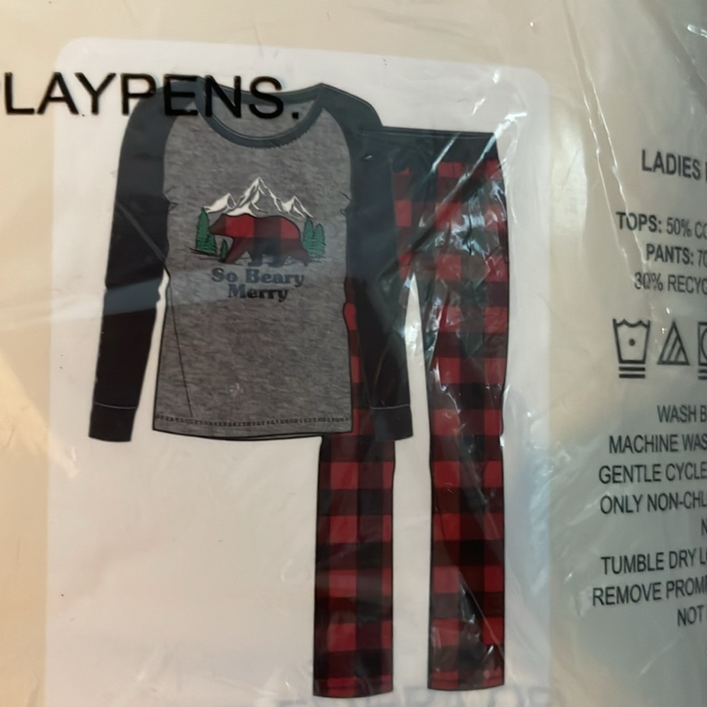 Holiday Fam Jams Women’s XL Christmas Pajamas